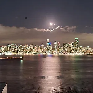 apt-180-degree-unobstructed-bluff-view.seattlehotelsites.com/