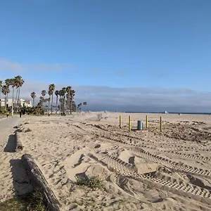 3bedroom-2ba-4-blocks-to-santa-monica-beach.topanaheimhotels.com/